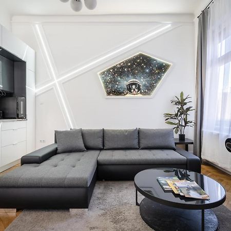 Galaxy Cube Apartment บูดาเปสต์ ภายนอก รูปภาพ