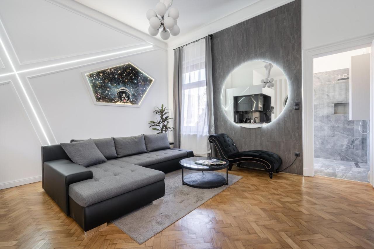 Galaxy Cube Apartment บูดาเปสต์ ภายนอก รูปภาพ