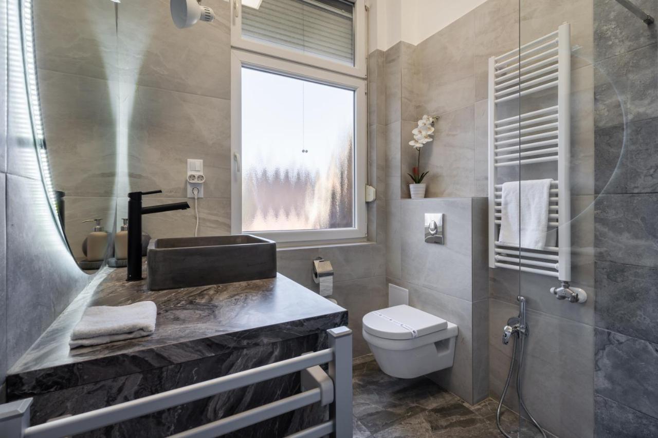Galaxy Cube Apartment บูดาเปสต์ ภายนอก รูปภาพ